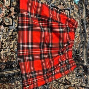 SHEIN Red and Black Patterned Fabric